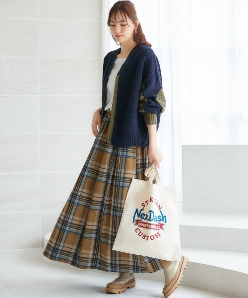 miclat（ミクラ）の「大きいサイズ　袖シアー切替ぷくぷくブラウス　miclat（シャツ/ブラウス・レディース・ブラック/イエロー系・L/LL/3L/4L/5L）」の12枚目の写真