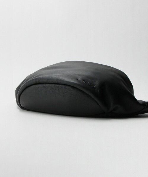 GLR レザー ファンクショナル スリングバッグ