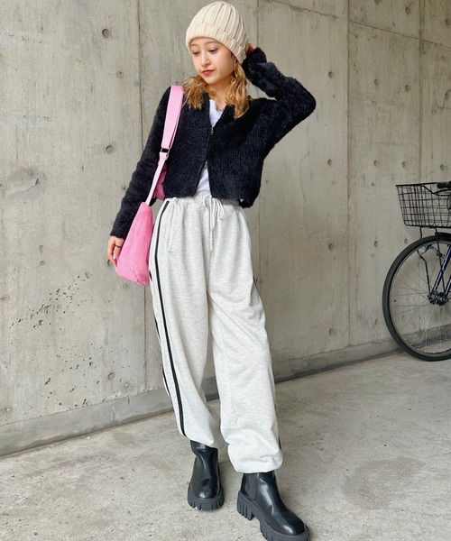 CLEA(クレア)の「シャギーニットWジップクロップド丈トップス(ニット/セーター・レディース・ライトグレー/ホワイト/ブラック・FREE)」の10枚目の写真