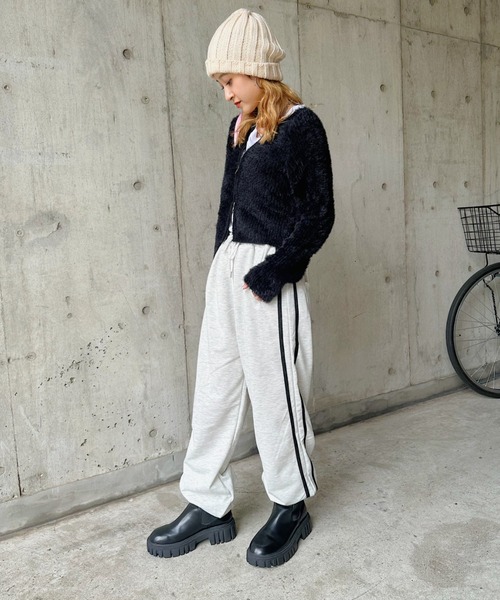 CLEA(クレア)の「シャギーニットWジップクロップド丈トップス(ニット/セーター・レディース・ライトグレー/ホワイト/ブラック・FREE)」の11枚目の写真
