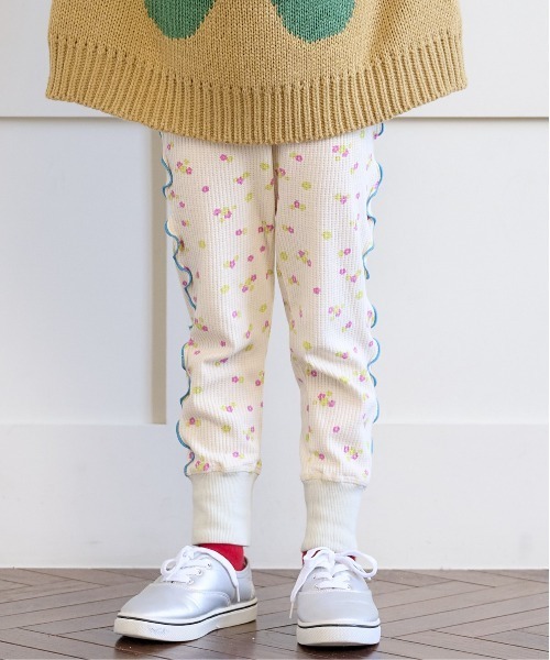 HOGAN RANCH WEAR（ホーガンランチウエア）の「フラワーワッフルメローレギンス（80～150cm）（レギンス/スパッツ・キッズ・オフホワイト/ブラウン/グレー・80/90/100/110/120/130/140/150）」の2枚目の写真