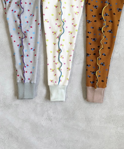 HOGAN RANCH WEAR（ホーガンランチウエア）の「フラワーワッフルメローレギンス（80～150cm）（レギンス/スパッツ・キッズ・オフホワイト/ブラウン/グレー・80/90/100/110/120/130/140/150）」の5枚目の写真