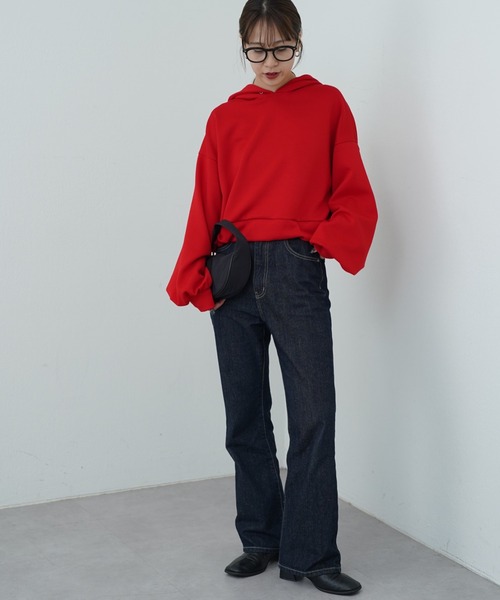 COLONY 2139（コロニートゥーワンスリーナイン）の「ダンボール裾ドロストクロップドフーディ―（パーカー・レディース・グレー/ブラック/レッド/オフホワイト・FREE）」の8枚目の写真