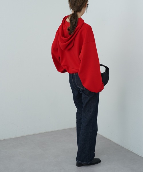 COLONY 2139（コロニートゥーワンスリーナイン）の「ダンボール裾ドロストクロップドフーディ―（パーカー・レディース・グレー/ブラック/レッド/オフホワイト・FREE）」の9枚目の写真