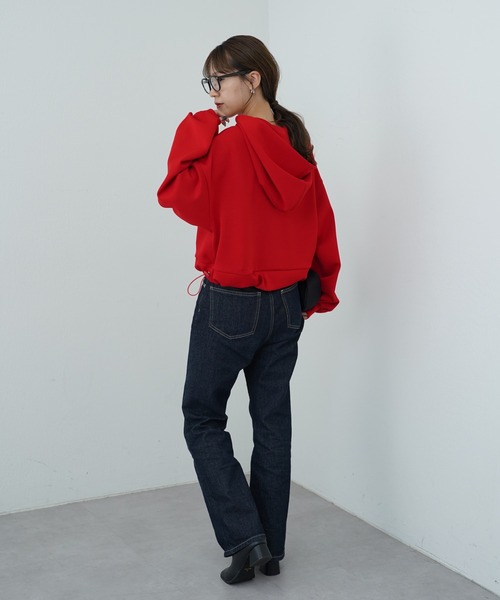 COLONY 2139（コロニートゥーワンスリーナイン）の「ダンボール裾ドロストクロップドフーディ―（パーカー・レディース・グレー/ブラック/レッド/オフホワイト・FREE）」の10枚目の写真