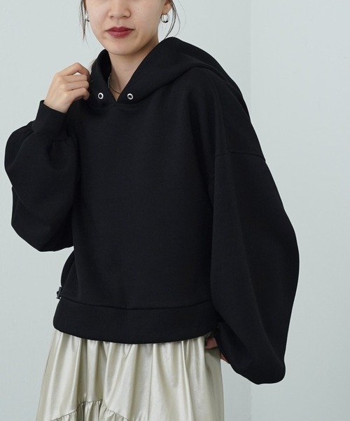 COLONY 2139（コロニートゥーワンスリーナイン）の「ダンボール裾ドロストクロップドフーディ―（パーカー・レディース・グレー/ブラック/レッド/オフホワイト・FREE）」の21枚目の写真