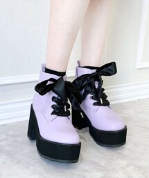 cs T&P（シーエスティーアンドピー）の「厚底サテンリボンブーツ（ブーツ・パープル系）」