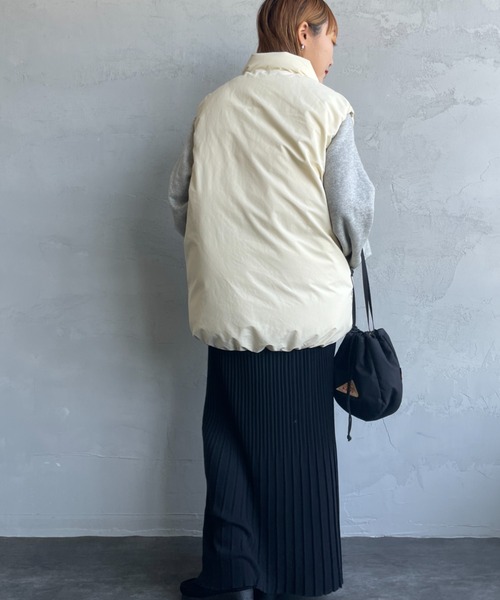 DANTON（ダントン）の「【WEB限定】[DANTON/ダントン] スタンドカラー タフタダウンベスト（ダウンベスト・レディース・アイボリー/ブラック・S/M/L）」の6枚目の写真