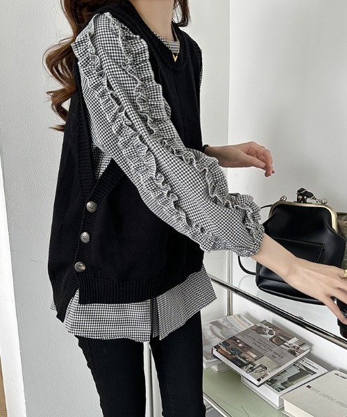 COCOMOMO（ココモモ）の「【カラー展開あり】サイドスリット ニットベスト ボタン付き（ベスト・レディース・ブラック/ブルー/ベージュ/グレー/ブラウン・FREE）」の15枚目の写真