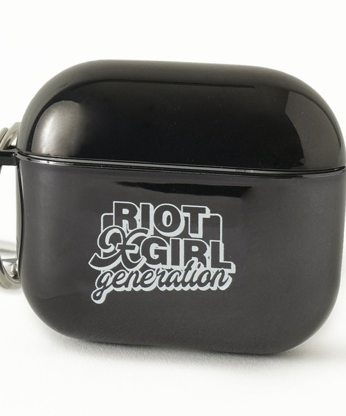 X-girl（エックスガール）の「3rd GENERATION Airpods CASE WITH NECK STRAP（スマホグッズ・レディース・シルバー/ブラック・ONE SIZE）」の8枚目の写真