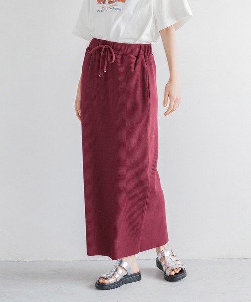 LOWRYS FARM(ローリーズファーム)の「カットリブタイトスカート 103920(スカート・レディース・グレー/レッド/ブルー/アイボリー/スモークピンク/ピンク/イエロー/チャコールグレー/ブラック/ネイビー/グレー系その他/レッド系その他/ブラウン/パープル/グリーン/オレンジ/イエロー系その他/ブラウン系その他/パープル系その他3・FREE/SMALL/LARGE/LONG)」の18枚目の写真