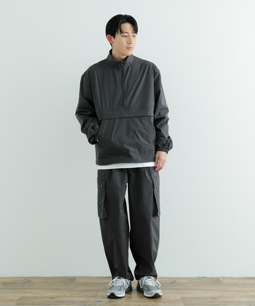 ITEMS URBANRESEARCH（アイテムズ アーバンリサーチ）の「撥水×イージーケア カーゴパンツ（カーゴパンツ・メンズ・ブラック/チャコールグレー・MEDIUM/LARGE）」の13枚目の写真