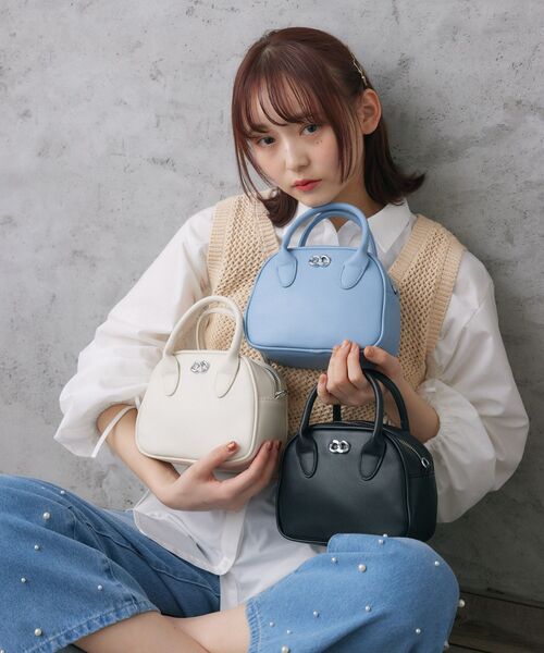 RETRO GIRL（レトロガール）の「ミニボストンバッグ（ショルダーバッグ・レディース・ブラック/オフホワイト/ブルー・ONE SIZE）」の4枚目の写真