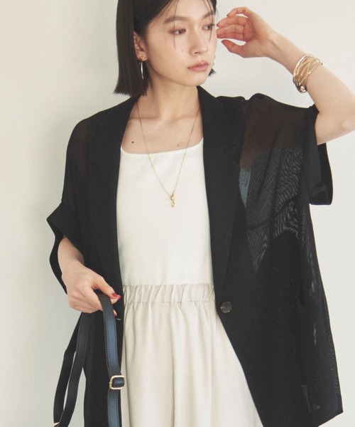 Doux archives（ドゥアルシーヴ）の「2wayスクエアリブタンクトップ（タンクトップ・レディース・グレイッシュベージュ/オフホワイト/チャコールグレー・FREE）」の10枚目の写真