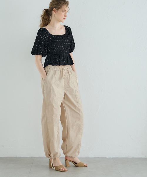 coca(coca)(コカ)の「センターラインパラシュートパンツ/撥水加工(その他パンツ・レディース・ライトベージュ/ブラック・M/L)」の7枚目の写真