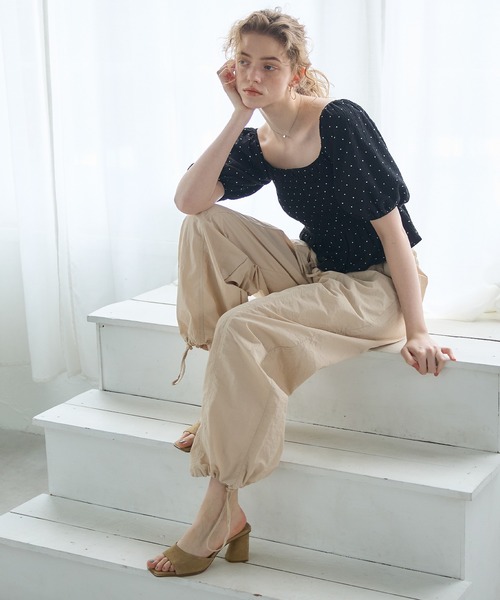 coca(coca)(コカ)の「センターラインパラシュートパンツ/撥水加工(その他パンツ・レディース・ライトベージュ/ブラック・M/L)」の8枚目の写真