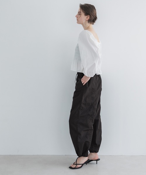 coca(coca)(コカ)の「センターラインパラシュートパンツ/撥水加工(その他パンツ・レディース・ライトベージュ/ブラック・M/L)」の11枚目の写真