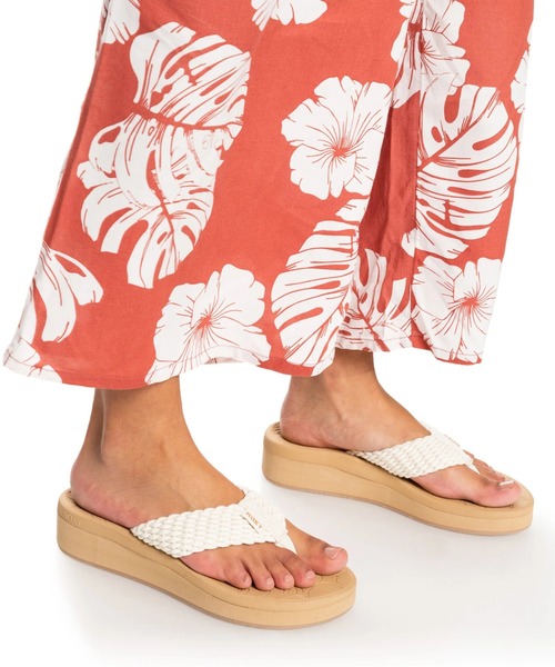 ROXY（ロキシー）の「CAILLAY/ロキシーボリュームソールトングサンダル（サンダル・レディース・ホワイト/ブラック・25cm/24cm/23cm）」の7枚目の写真