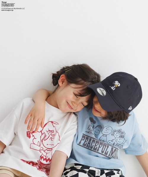 PEANUTS(ピーナッツ)の「【SNOOPY&FRIENDS meets BAYFLOW】ピーナッツスノーTシャツ(KIDS)(Tシャツ/カットソー・キッズ・ネイビー/イエロー/ピンク/チャコール/オフホワイト/ライトブルー・120cm/110cm/150cm/130cm/140cm)」の3枚目の写真