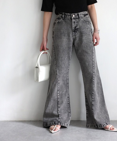 Riberry（リベリー）の「フレアデニムパンツ（デニムパンツ・レディース・ブルー/ブラック/グレー・MEDIUM/SMALL）」の12枚目の写真