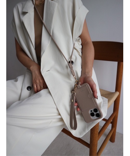 TRUNC（トランクエイティーエイト）の「(iPhone15PRO) Double Strap iPhone Case（スマホケース/カバー・レディース・ブラック/グレイッシュベージュ・iPhone 15 Pro）」の8枚目の写真