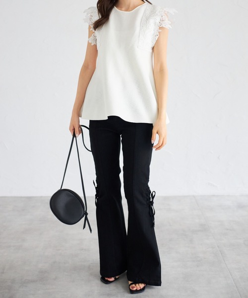 tocco closet(トッコ クローゼット)の「【ZOZO限定】サイドレースアップフレアデニムパンツ(デニムパンツ・レディース・ブラック/ライトブルー/ブルー・M)」の15枚目の写真