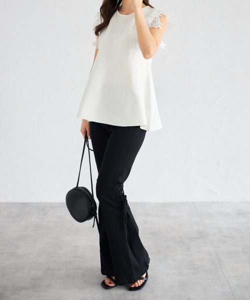 tocco closet(トッコ クローゼット)の「【ZOZO限定】サイドレースアップフレアデニムパンツ(デニムパンツ・レディース・ブラック/ライトブルー/ブルー・M)」の16枚目の写真