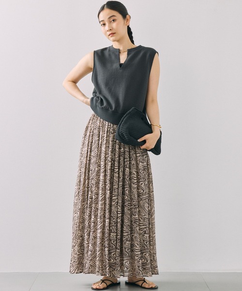 BABYLONE（バビロン）の「ショート裏毛プルオーバー（Tシャツ/カットソー・レディース・チャコール/オフホワイト/ライトグレー/ライトベージュ・フリー）」の5枚目の写真