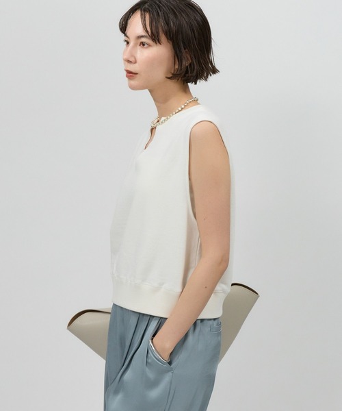 BABYLONE（バビロン）の「ショート裏毛プルオーバー（Tシャツ/カットソー・レディース・チャコール/オフホワイト/ライトグレー/ライトベージュ・フリー）」の9枚目の写真