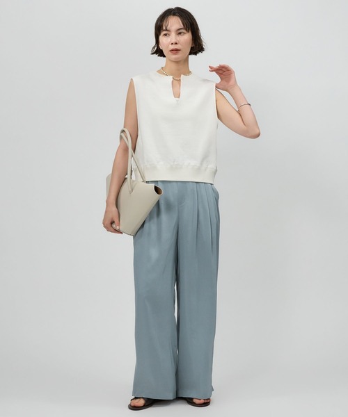 BABYLONE（バビロン）の「ショート裏毛プルオーバー（Tシャツ/カットソー・レディース・チャコール/オフホワイト/ライトグレー/ライトベージュ・フリー）」の15枚目の写真