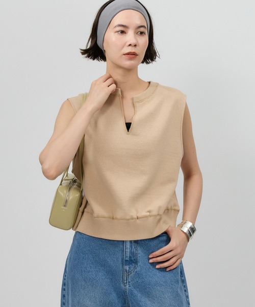 BABYLONE（バビロン）の「ショート裏毛プルオーバー（Tシャツ/カットソー・レディース・チャコール/オフホワイト/ライトグレー/ライトベージュ・フリー）」の16枚目の写真