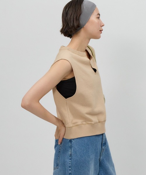 BABYLONE（バビロン）の「ショート裏毛プルオーバー（Tシャツ/カットソー・レディース・チャコール/オフホワイト/ライトグレー/ライトベージュ・フリー）」の18枚目の写真