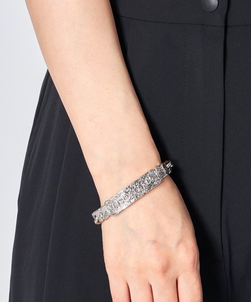 MM6 Maison Margiela(エムエムシックス メゾン マルジェラ)の「MM6 BRACELET(ブレスレット・レディース・ゴールド・4)」の2枚目の写真