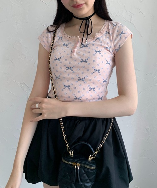 Teem Store(チームストア)の「フラワーヘンリー レース ショート Tシャツ(Tシャツ/カットソー・レディース・ピンク系その他/ブルー/ホワイト系その他2/パープル/ホワイト/ピンク/ホワイト系その他・F)」の1枚目の写真