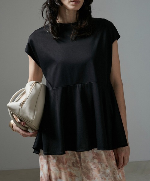 SALON adam et rope'(サロン アダム エ ロペ)の「【WEB限定】フレンチスリーブペプラムTシャツ(Tシャツ/カットソー・レディース・ブラウン/オフホワイト/ブラック・FREE)」の8枚目の写真