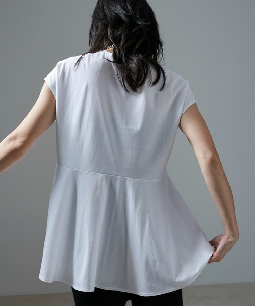 SALON adam et rope'(サロン アダム エ ロペ)の「【WEB限定】フレンチスリーブペプラムTシャツ(Tシャツ/カットソー・レディース・ブラウン/オフホワイト/ブラック・FREE)」の11枚目の写真