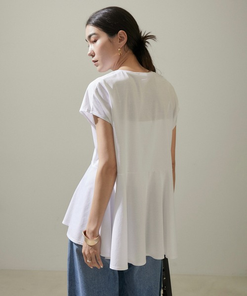 SALON adam et rope'(サロン アダム エ ロペ)の「【WEB限定】フレンチスリーブペプラムTシャツ(Tシャツ/カットソー・レディース・ブラウン/オフホワイト/ブラック・FREE)」の22枚目の写真