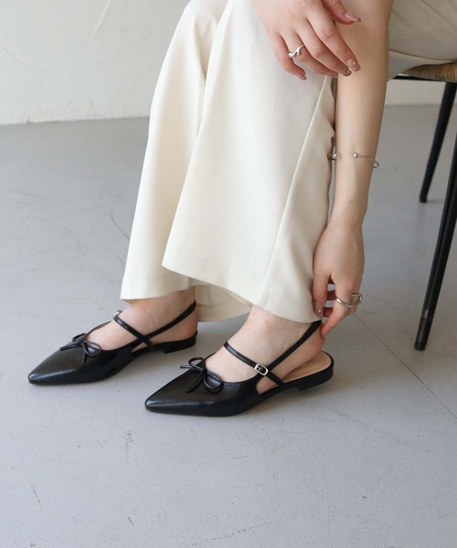 CLEIO(クレイオ)の「【CLEIO】リボンポインテッドパンプス(パンプス・レディース・シルバー/アイボリー/ブラック・23/24/22.5/24.5/23.5)」の13枚目の写真