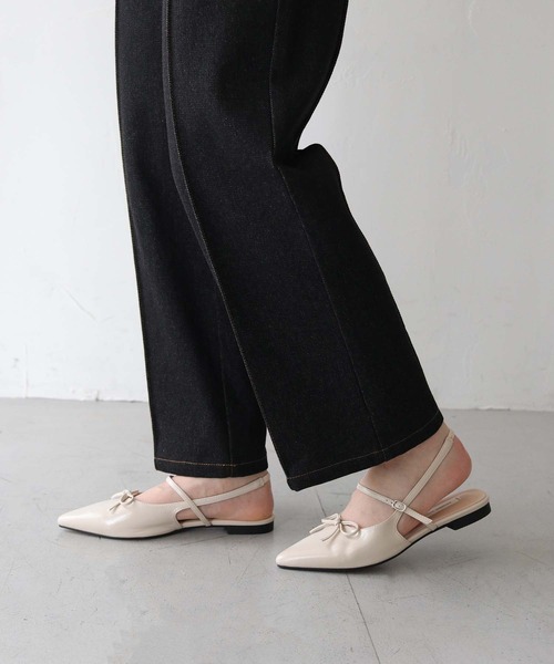 CLEIO(クレイオ)の「【CLEIO】リボンポインテッドパンプス(パンプス・レディース・シルバー/アイボリー/ブラック・23/24/22.5/24.5/23.5)」の5枚目の写真