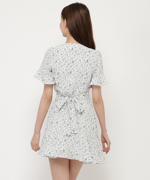 REDYAZEL（レディアゼル）の「カシュクールフリルミニワンピース（ワンピース・レディース・レッド/オフホワイト/ブラック・FREE）」の5枚目の写真