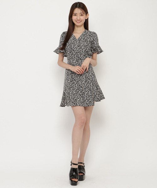 REDYAZEL（レディアゼル）の「カシュクールフリルミニワンピース（ワンピース・レディース・レッド/オフホワイト/ブラック・FREE）」の12枚目の写真