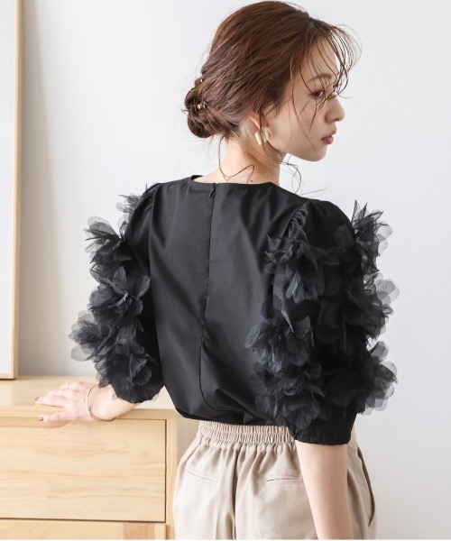 ショルダーフラワーブラウス（シャツ/ブラウス）｜AMELY（エミリー）