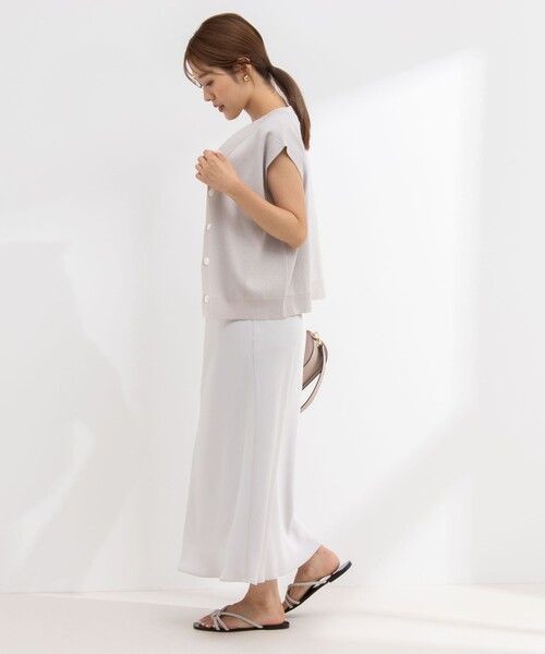 NOLLEY’S Sophi(ノーリーズソフィ)の「《手洗い可能》総針Vネックラメベスト(ベスト・レディース・ベージュ/ブラック/グレー・38)」の14枚目の写真