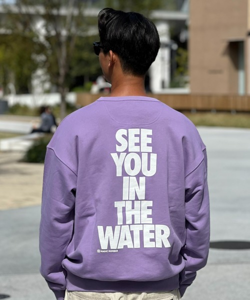 MAGIC NUMBER（マジック ナンバー）の「【MAGIC NUMBER】SEE YOU IN THE WATER CREW SWEAT / シーユーインザウォーター クルースウェット（スウェット・メンズ・アッシュグレー/ブルー/ベージュ/パープル・MEDIUM/LARGE/X-LARGE）」の22枚目の写真