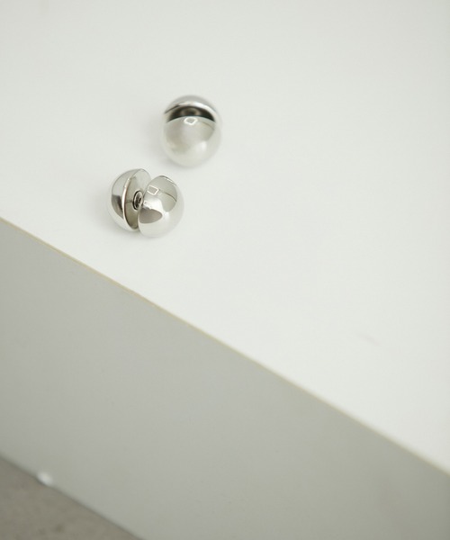 ADAM ET ROPE'（アダムエロペ）の「【WEB限定】ビッグドットピアス（ピアス（両耳用）・レディース・ゴールド/シルバー・FREE）」の3枚目の写真