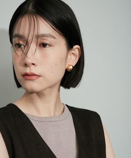 ADAM ET ROPE'（アダムエロペ）の「【WEB限定】ビッグドットピアス（ピアス（両耳用）・レディース・ゴールド/シルバー・FREE）」の4枚目の写真