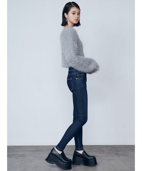 EMODA(エモダ)の「シャギーシークインズニット(ニット/セーター・レディース・ライトブルー/ブラック/アイボリー/グレー・FREE)」の9枚目の写真