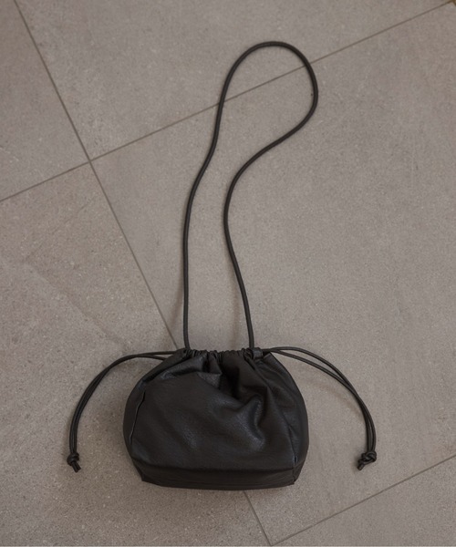 ANGIE(アンジー)の「2WAY巾着ショルダーバッグ メタリック / スパンコール(ショルダーバッグ・レディース・ネイビー系1/アイボリー/ブラック/ブラウン系その他/レッド系1/シルバー/シルバー系1/ゴールド・FREE)」の12枚目の写真