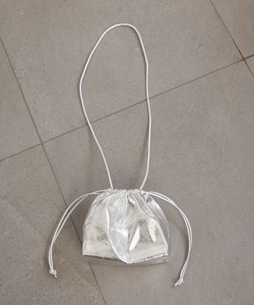 ANGIE(アンジー)の「2WAY巾着ショルダーバッグ メタリック / スパンコール(ショルダーバッグ・レディース・ネイビー系1/アイボリー/ブラック/ブラウン系その他/レッド系1/シルバー/シルバー系1/ゴールド・FREE)」の16枚目の写真