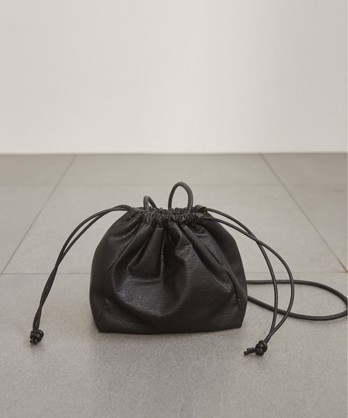 ANGIE(アンジー)の「2WAY巾着ショルダーバッグ メタリック / スパンコール(ショルダーバッグ・レディース・ネイビー系1/アイボリー/ブラック/ブラウン系その他/レッド系1/シルバー/シルバー系1/ゴールド・FREE)」の19枚目の写真